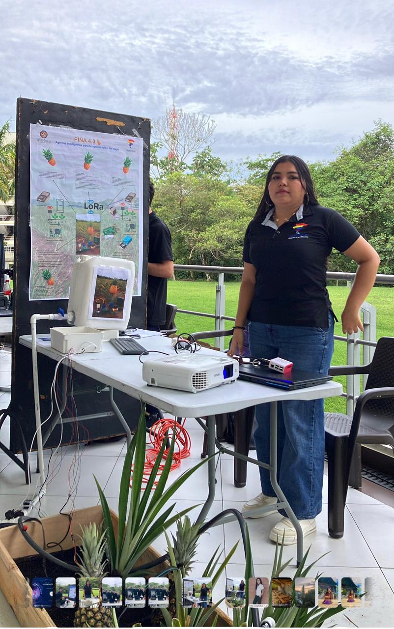 Stand Piña 4.0 en feria académica